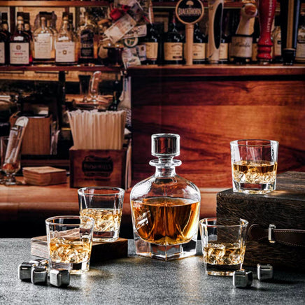 Novare Oval Whiskey Decanter Bottle With 4 Whiskey Glasses Set Kings Warehouse