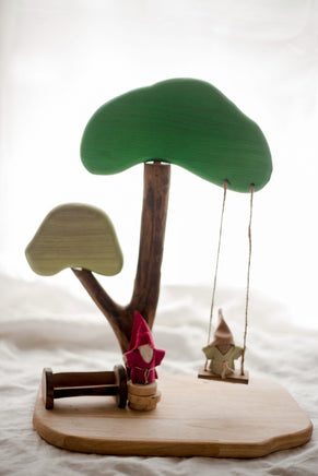 Tree and swing play set Kings Warehouse