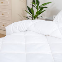 Microfiber/Bamboo Blend, Hypoallergenic & Antibacterial Quilt - King