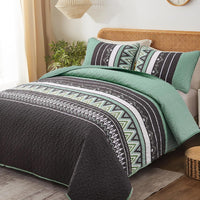 Neutral Quilted bedspread and pillowcovers set: Versatile Style - Queen size