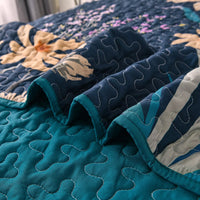 Abstract Quilted coverlet and pillowcovers set: Unique and Artistic - Queen size