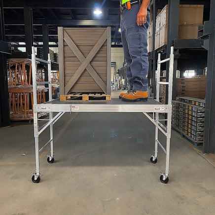 Professional Aluminium Safety Scaffolding Scaffold With Hatch Tools Kings Warehouse 