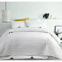 Accessorize OPACO Coverlet Set Queen/King White